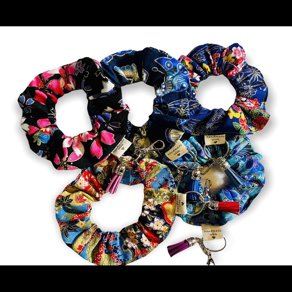 KLM’s Luxey Locks Handmade Hair Scrunchies Wristlet/Keychains with Tassels - Picture 2 of 5